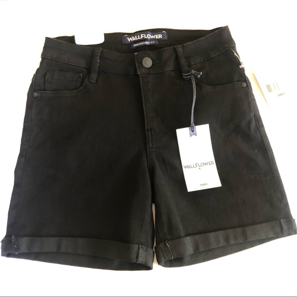 Wallflower High Rise The Irresistible Fit Midi Rolled Black Shorts Size 0/24
